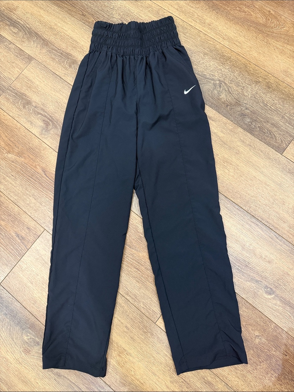 Nike Black  Junior Elastic Waist Joggers with White Swoosh. Size XS
